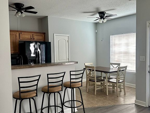 4th image of 1147 W Cortona Cir