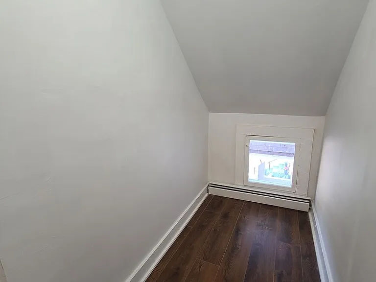 9 Stanley Ave — Photo 7