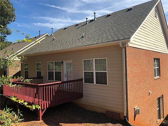 3rd image of 708 Pine Cove Dr