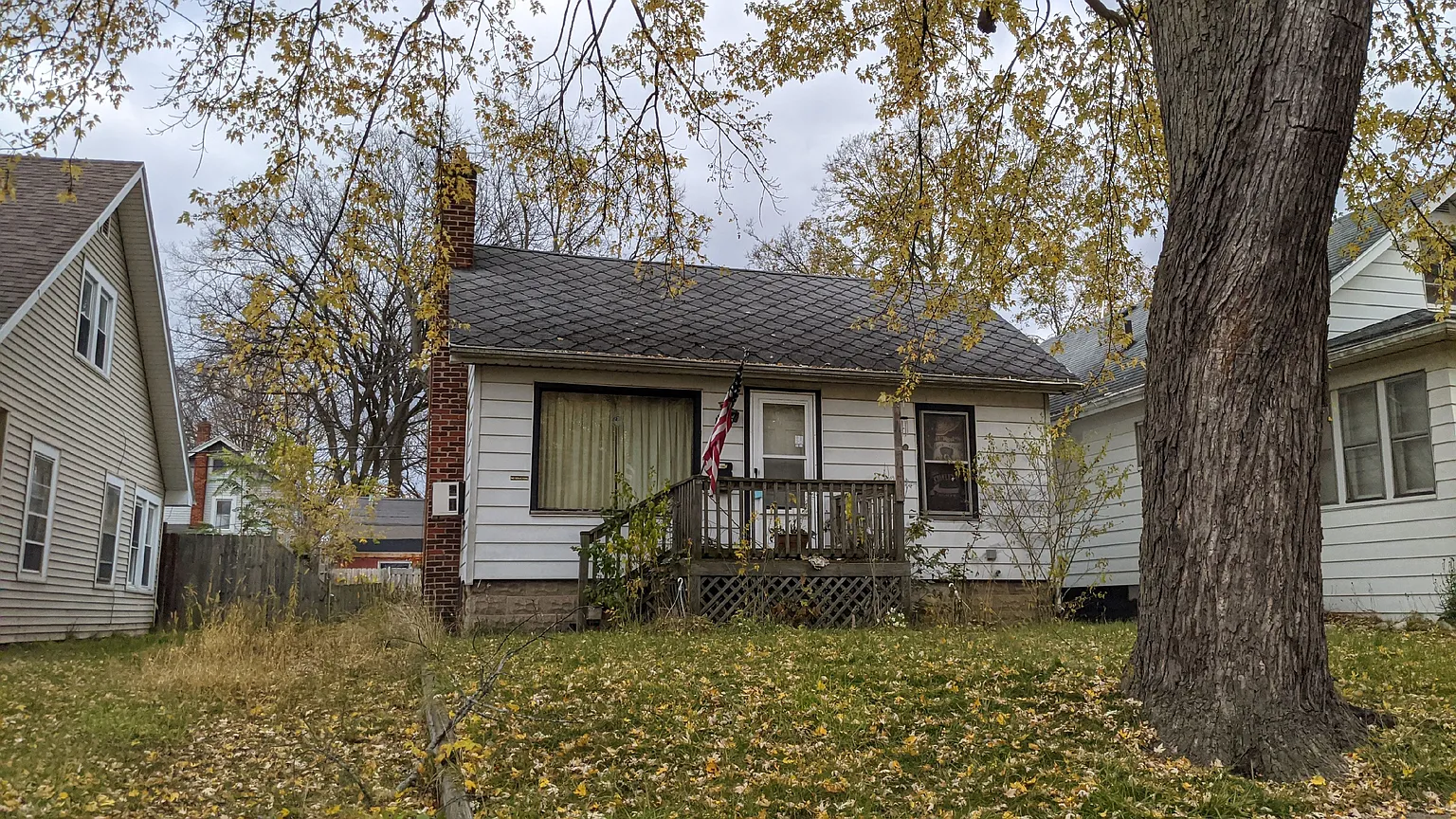 1239 Parkview St photo 1
