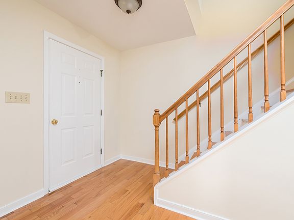 4th image of 5900 Shirebrook Dr
