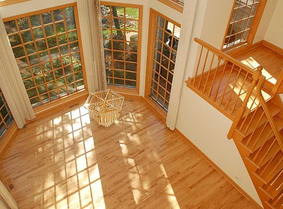4th image of 2440 Saint Andrews Dr