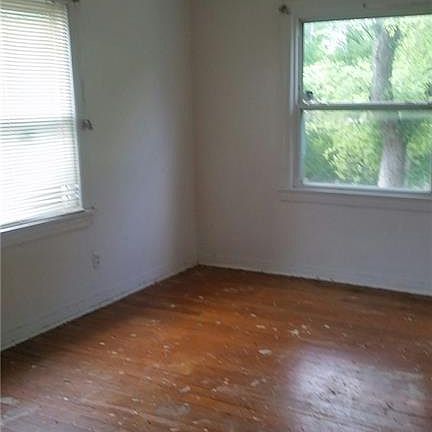 5th image of 1910 Fernwood Ave