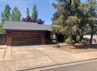 2943 Waverly Way, Medford, OR 97504