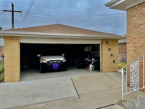 3rd image of 4540 N Osage Ave
