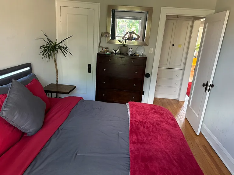 7433 N Seeley Ave #3 — Photo 7