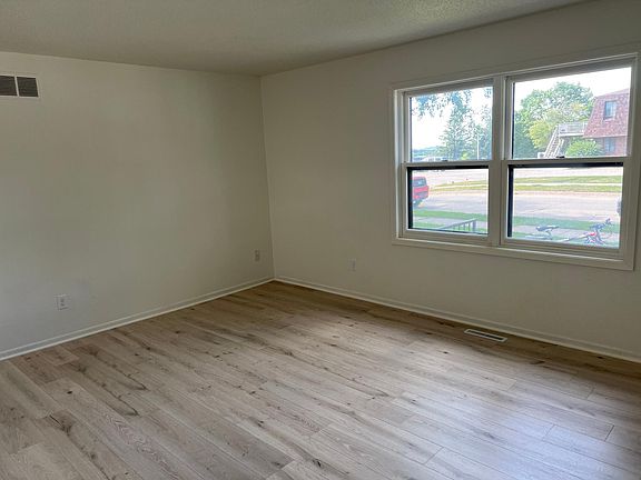 2nd image of 415 Mormon Trek Blvd APT 1
