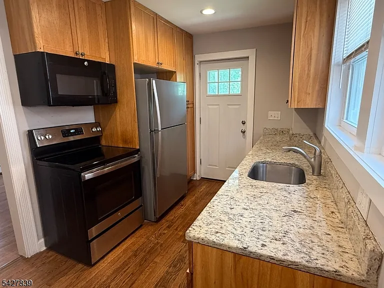 14 Raymond St — Photo 15