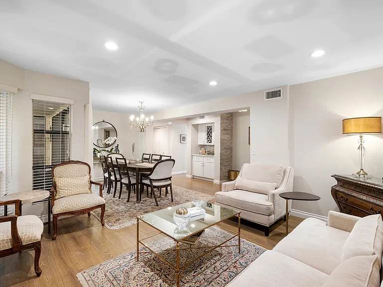 236 N Louise St #109 — Photo 8