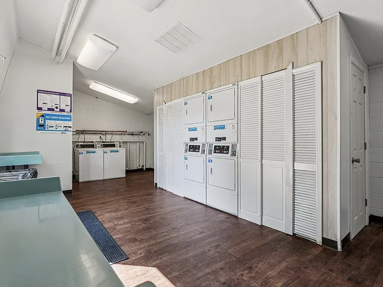Oakwood Apartments — Photo 16