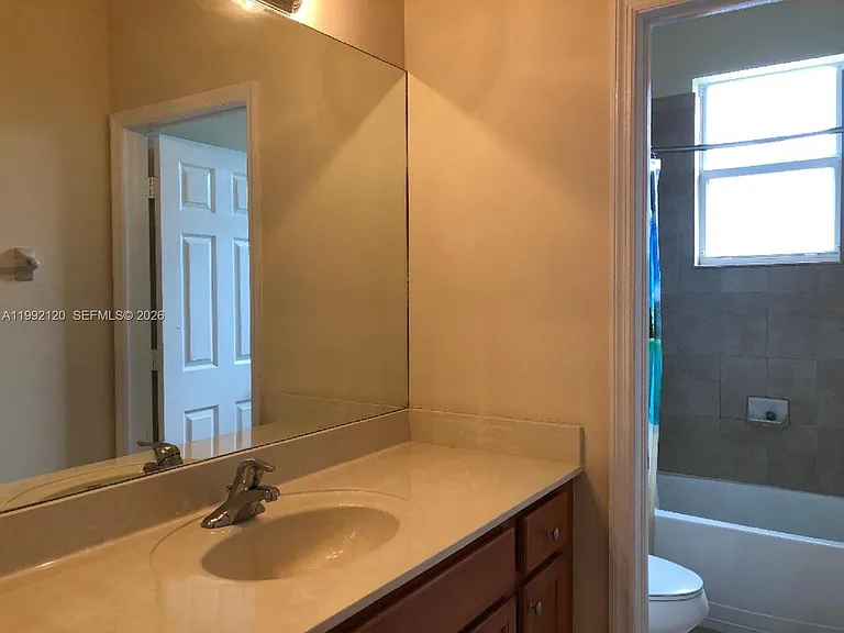17000 SW 90th Ter — Photo 18
