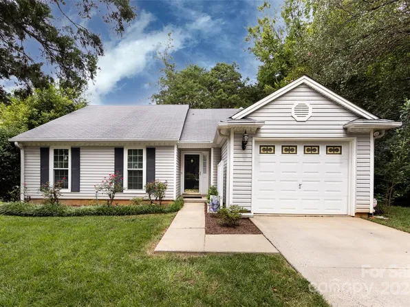 13807 Dannemara Dr, Pineville, NC 28134
