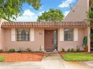 Valencia Village, Davie, FL 33324