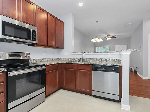 5th image of 11109 Pettus Ct