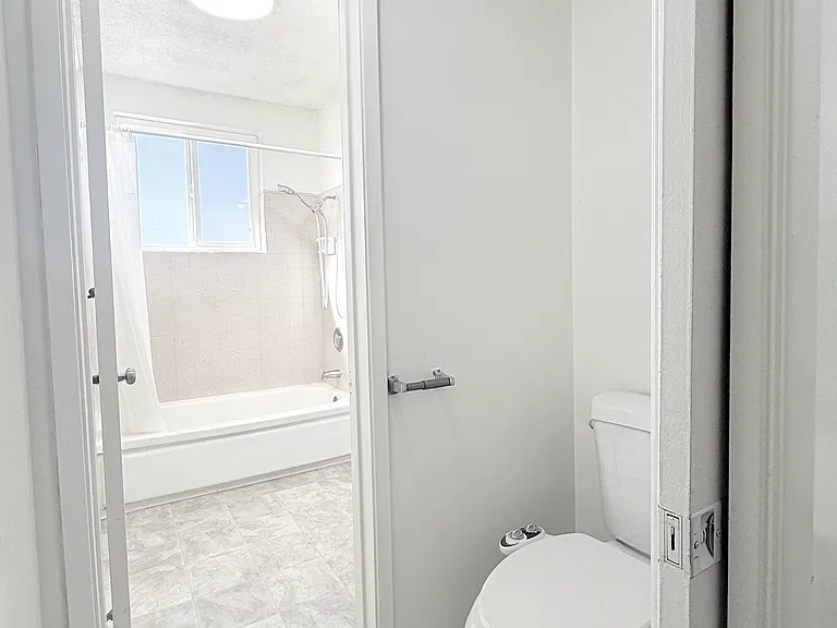 712 N Adams St #10 — Photo 19