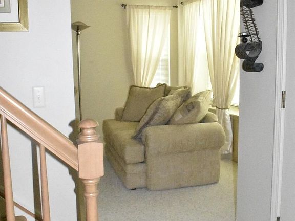 3rd image of 7966 Lake Crest Dr