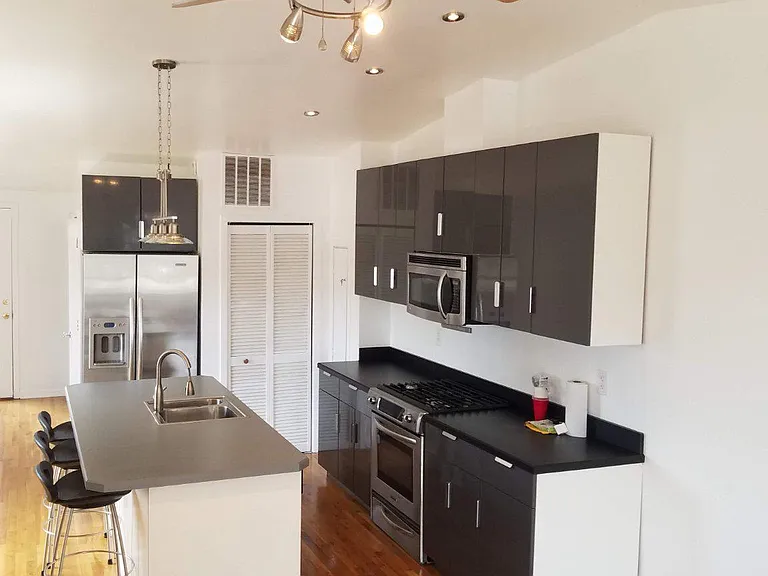 52 N 2nd St #3 — Photo 1