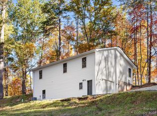 32 Shire Way Ln, Leicester, NC 28748