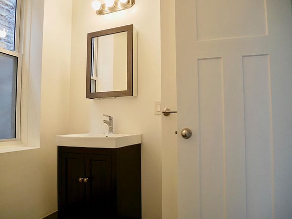 5th image of 2121 S Ashland Ave #2R