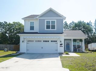 215 Chestwood Dr, Hubert, NC 28539