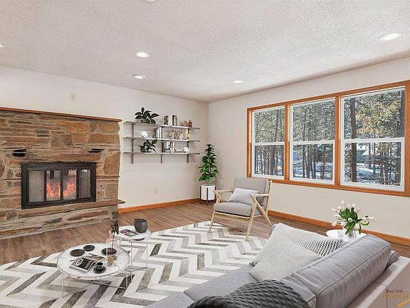 5th image of 8904 Woodland Dr