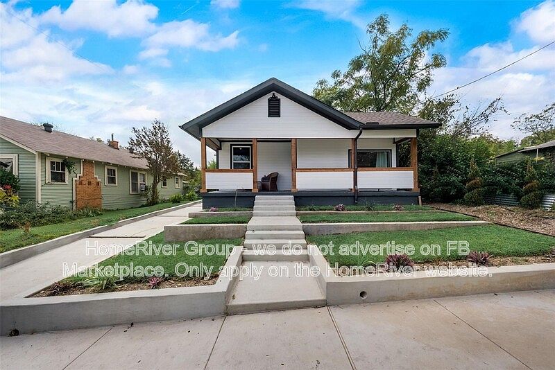 1st image of 1124 E 11th St