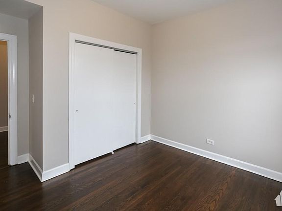 5th image of 4657 N Lincoln Ave