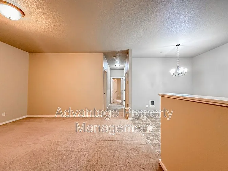 523 Catron St N #5 — Photo 55