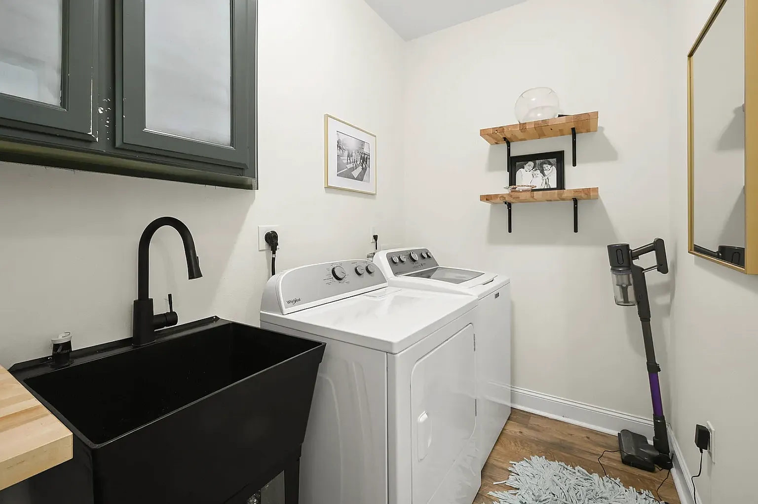 3 bed, 2.5 bath, 1950 sqft, $2,600 — Photo 1