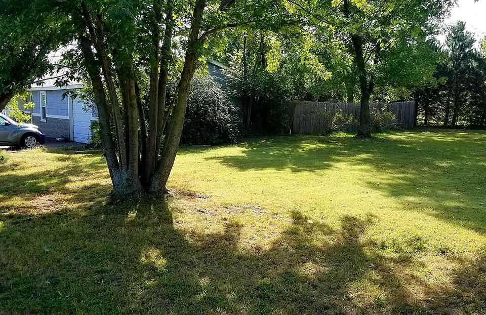 2nd image of 417 W 4th St