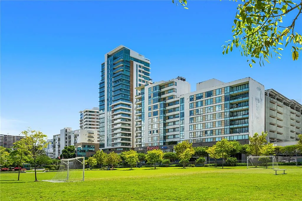 2 bed, 2.0 bath, 1000 sqft, $4,500 — Photo 1