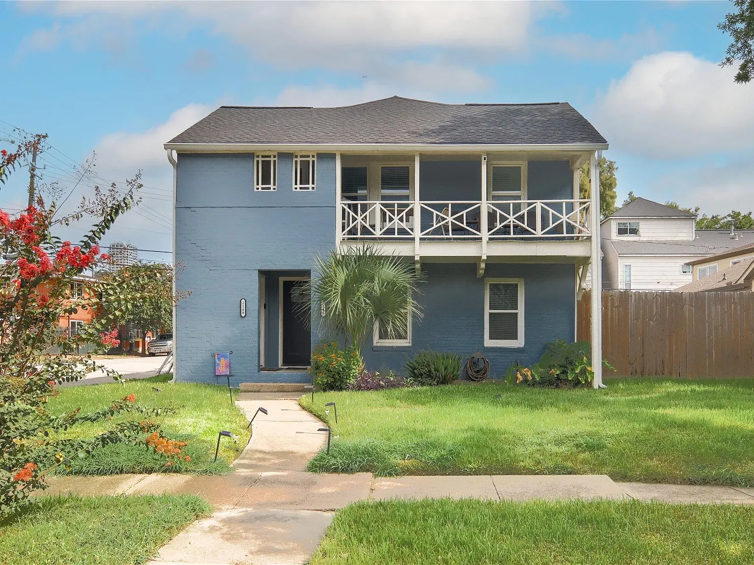 2 bed, 1.0 bath, 2550 sqft, $2,550 — Photo 1