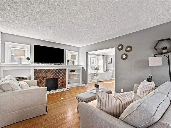 3rd image of 5606 Holmes St