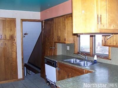 3rd image of 3851 Quincy St NE