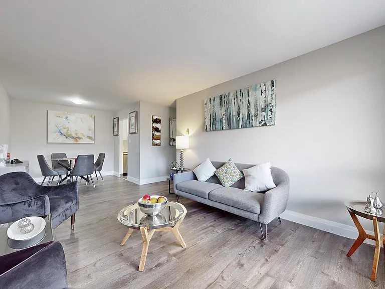 405 Sidney St — Photo 9