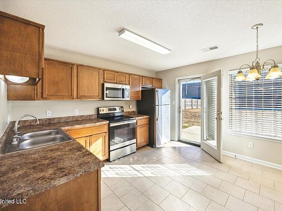 3rd image of 3924 Union Ave