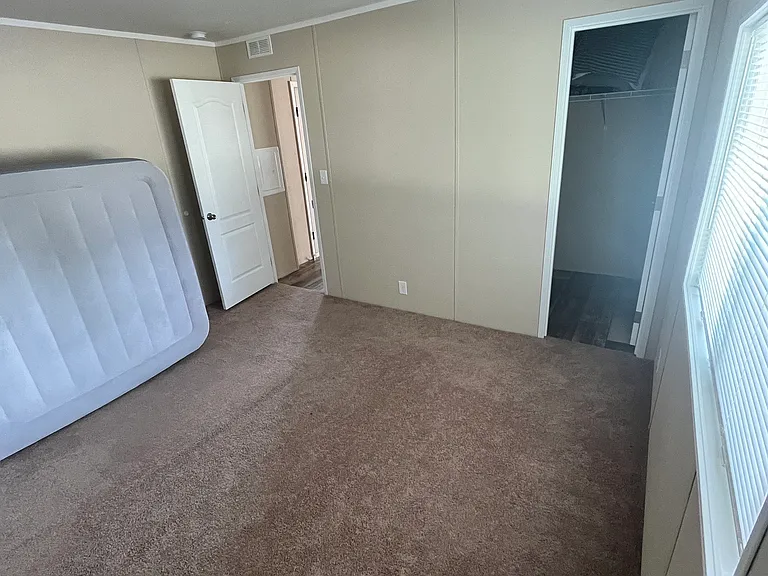 1804 N Pinewood Dr — Photo 5