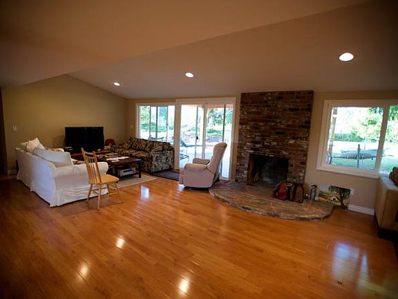 4th image of 20154 Hatteras St