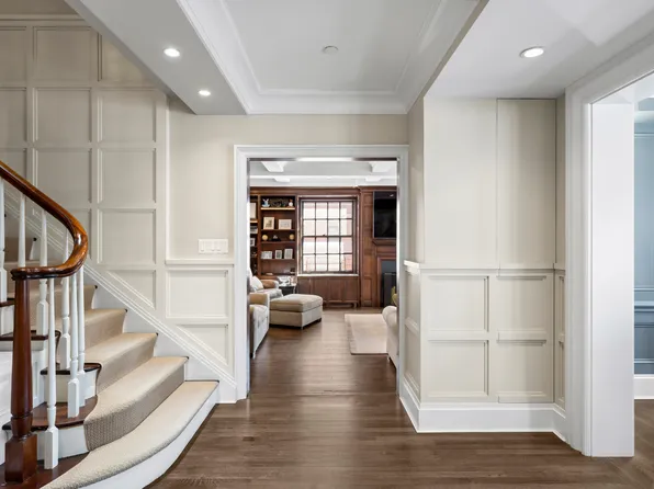 333 East 68th Street PENTHOUSE image 1 of 33