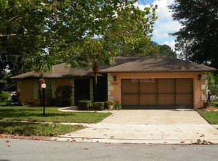 28400 Tanglewood Dr, Zephyrhills, FL 33543