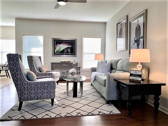 3rd image of 4528 Larkhill Ln