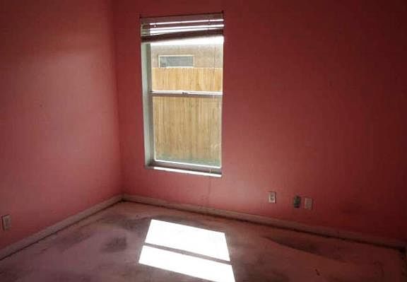 3rd image of 16421 Lake Heather Dr