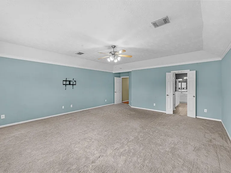5228 Larkin St — Photo 16