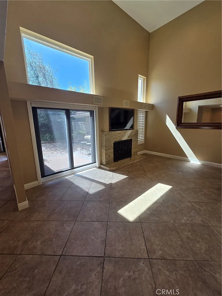 3 bed, 2.5 bath, 1846 sqft, $4,750 — Photo 3