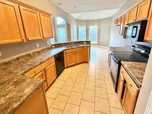 4th image of 9087 Weeping Cherry Ln