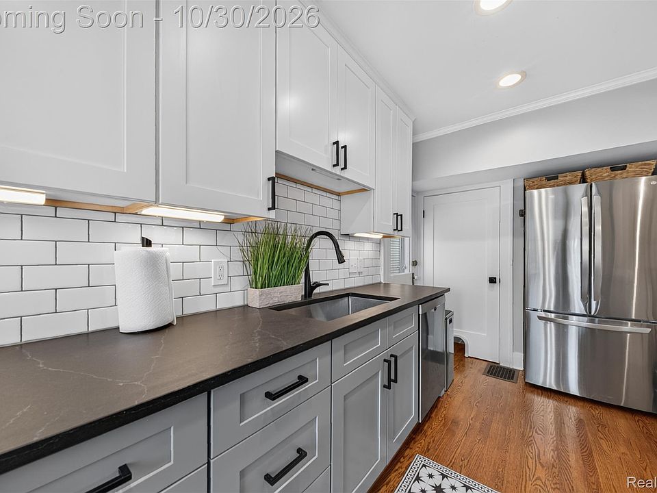 218 West St, photo 14