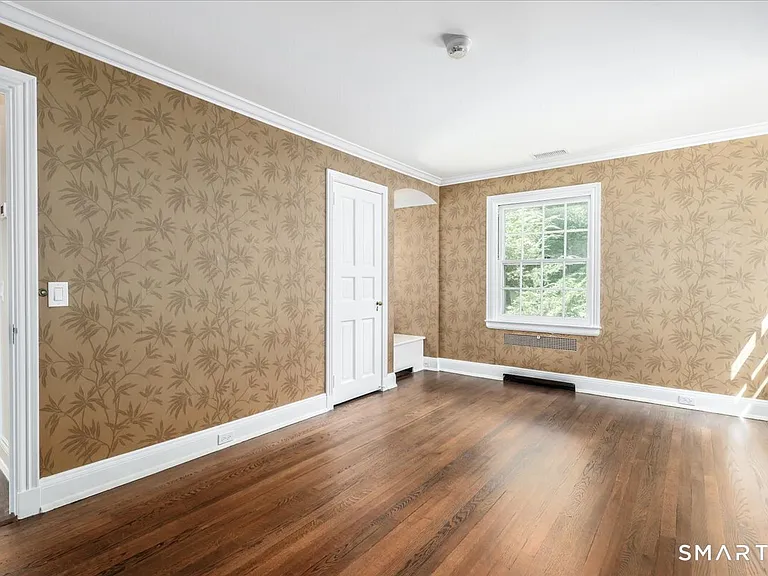 611 Westover Rd — Photo 19
