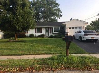 23 Janice Ln, Selden, NY 11784
