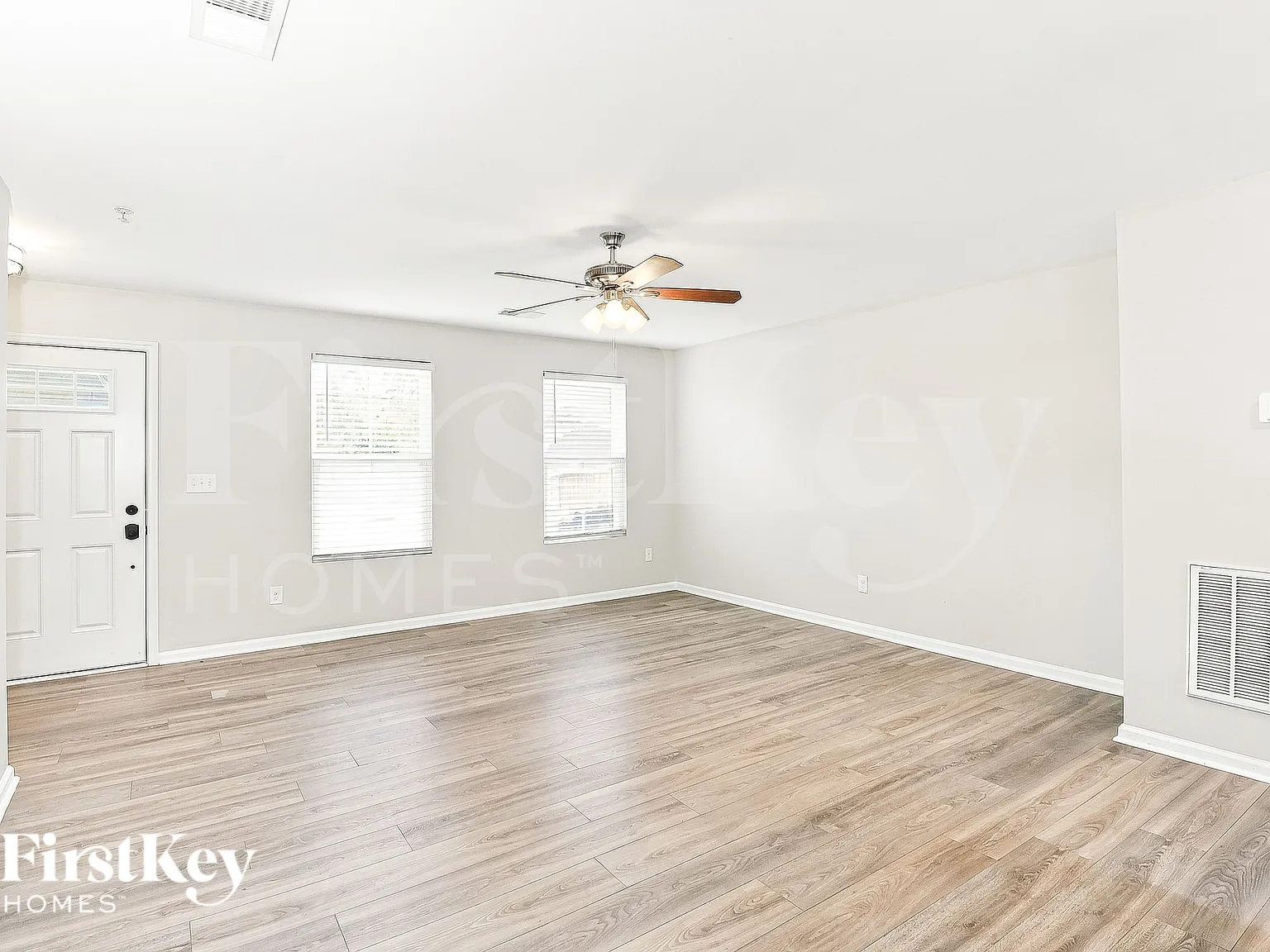 4 bed, 2.5 bath, 2006 sqft, $2,155 — Photo 3