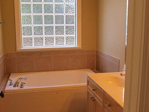 5th image of 1200 Sawyer Dr